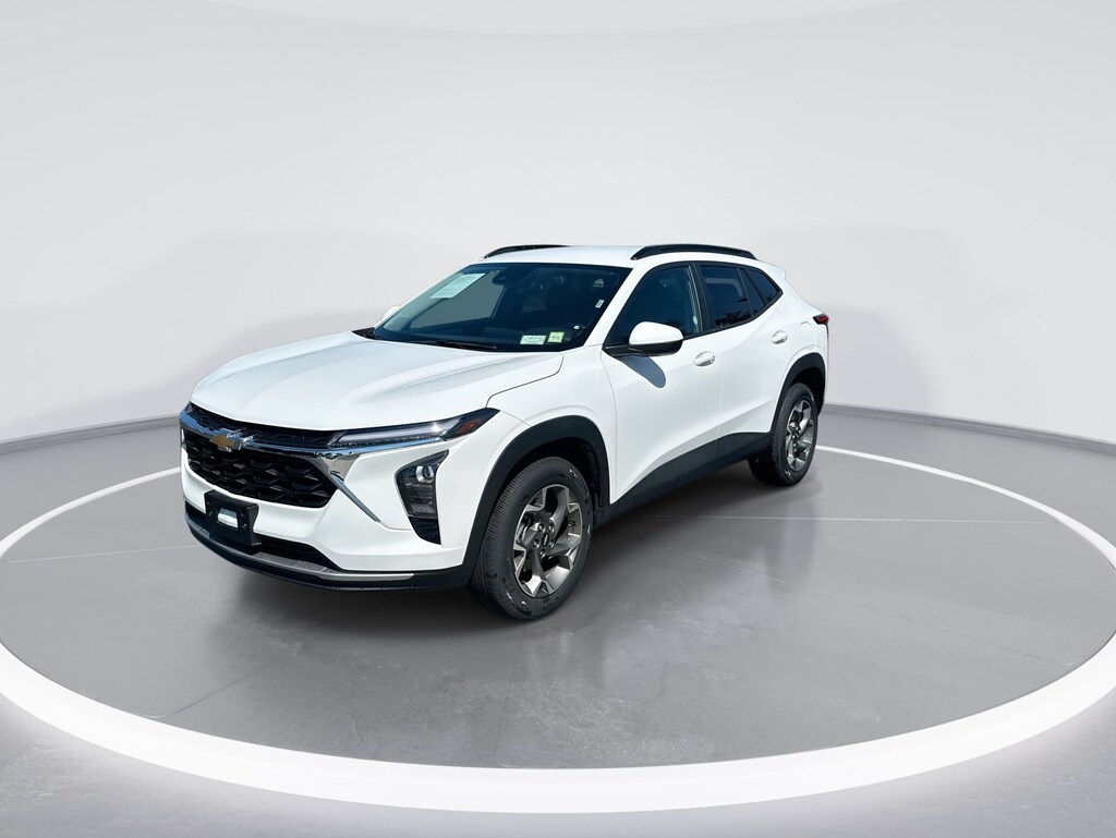 Used 2025 Chevrolet Trax LT SUV