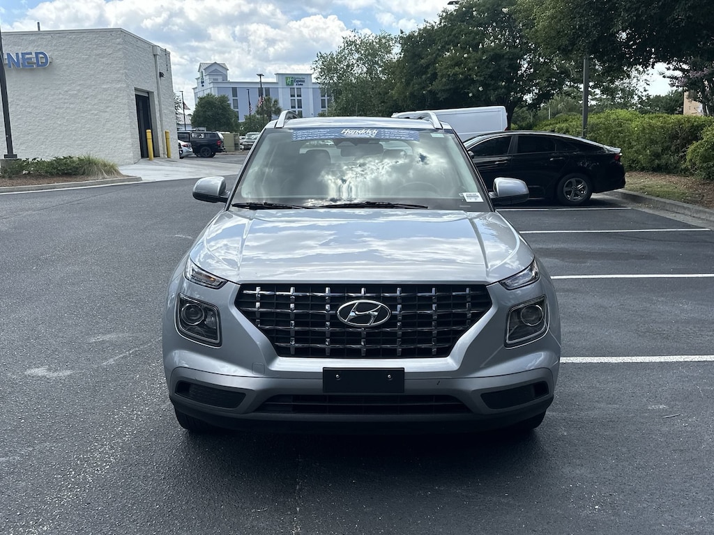 Used 2025 Hyundai Venue SEL SUV