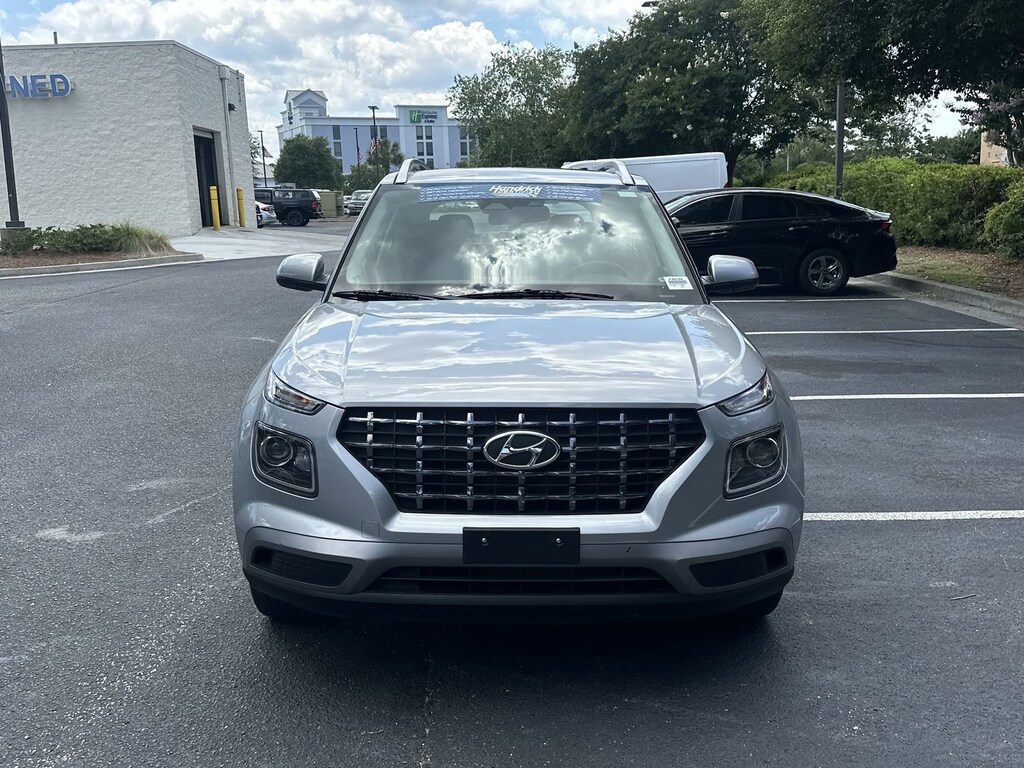 Used 2025 Hyundai Venue SEL SUV