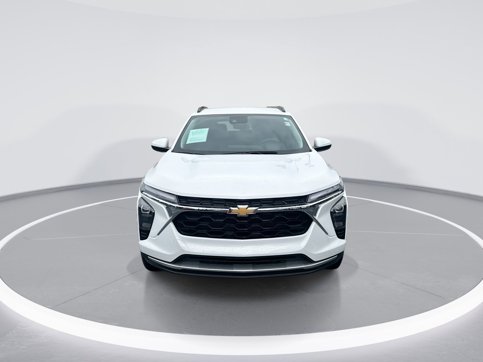 2025 Chevrolet Trax LT photo 3