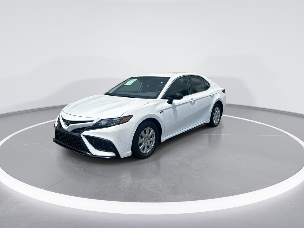 Used 2023 Toyota Camry SE Sedan