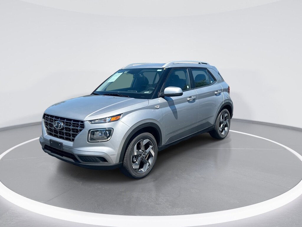 Used 2025 Hyundai Venue SEL SUV