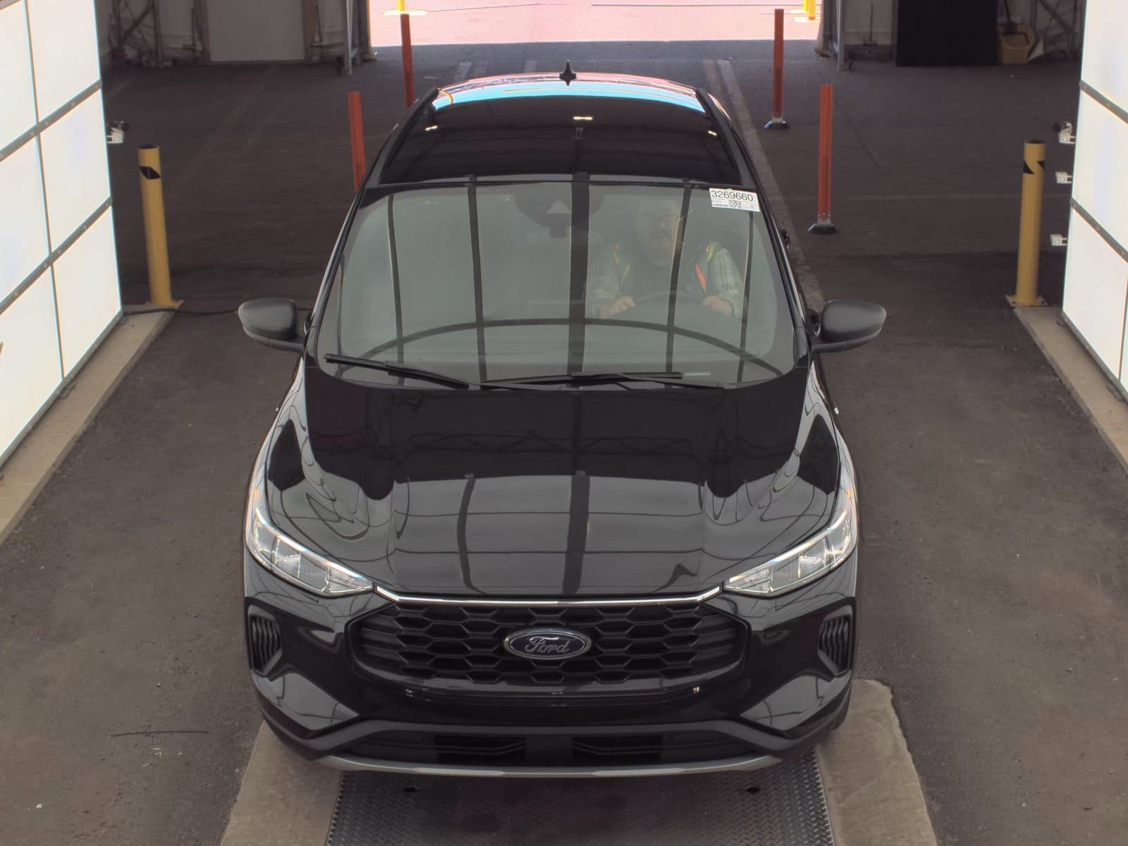 2025 Ford Escape ST-Line photo 2