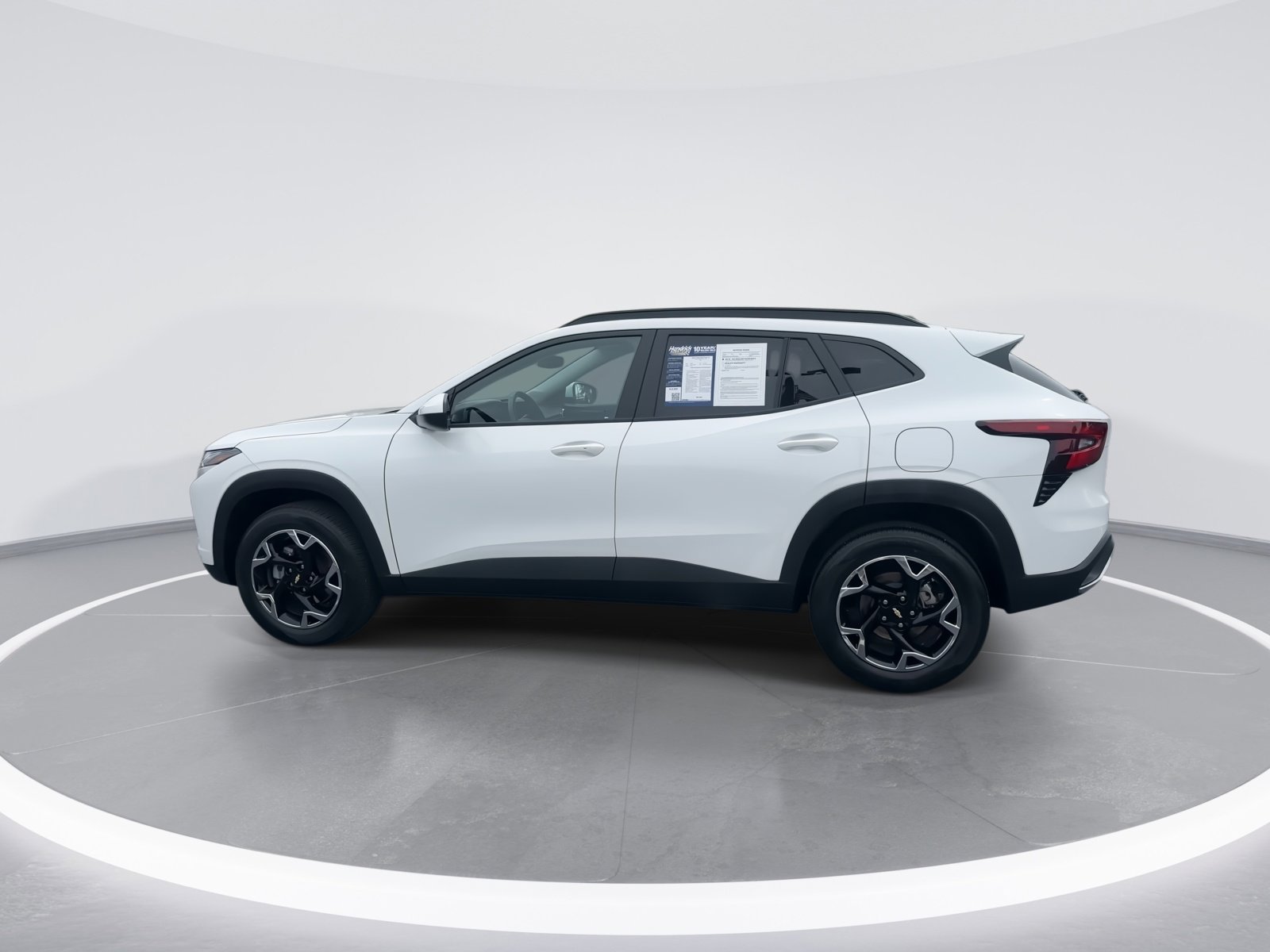 2025 Chevrolet Trax LT photo 5