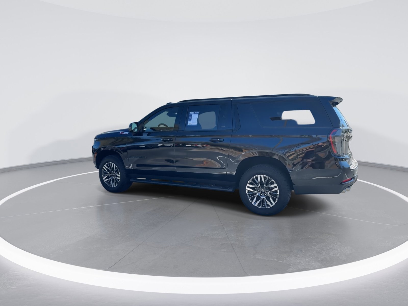 2026 Chevrolet Suburban Z71 photo 6