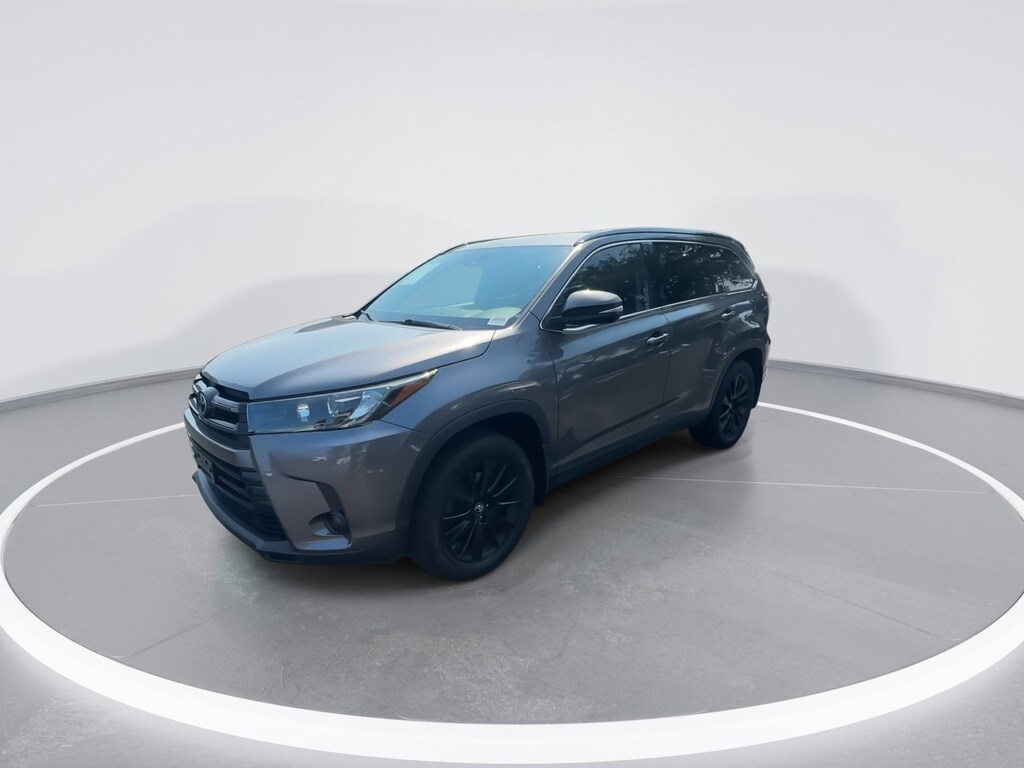 Used 2019 Toyota Highlander SE SUV
