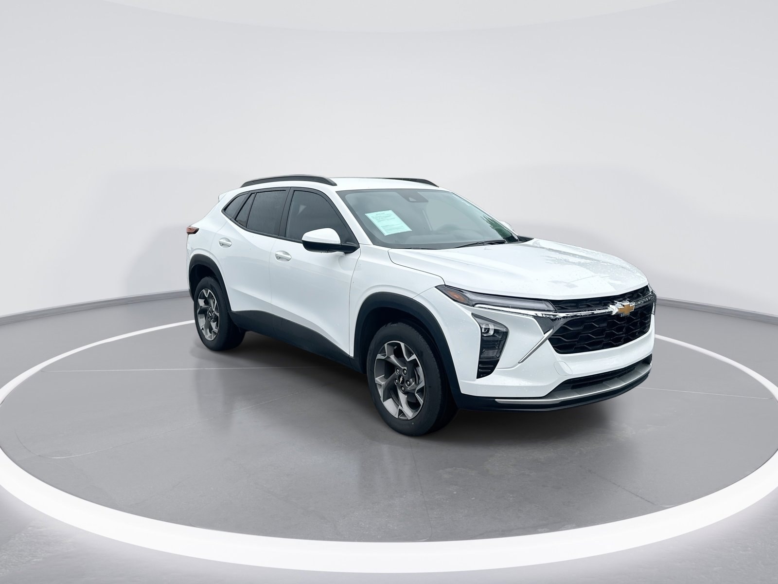 2025 Chevrolet Trax LT photo 2