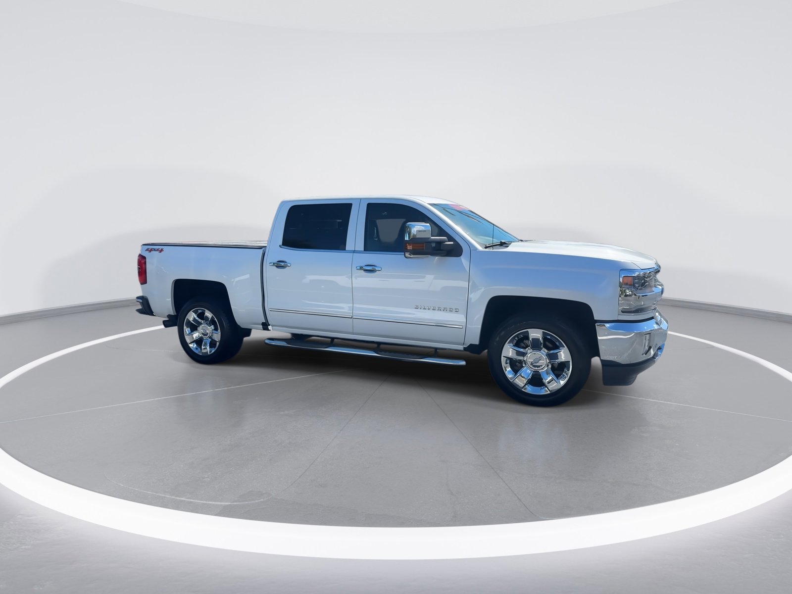2016 Chevrolet Silverado 1500 LTZ photo 2