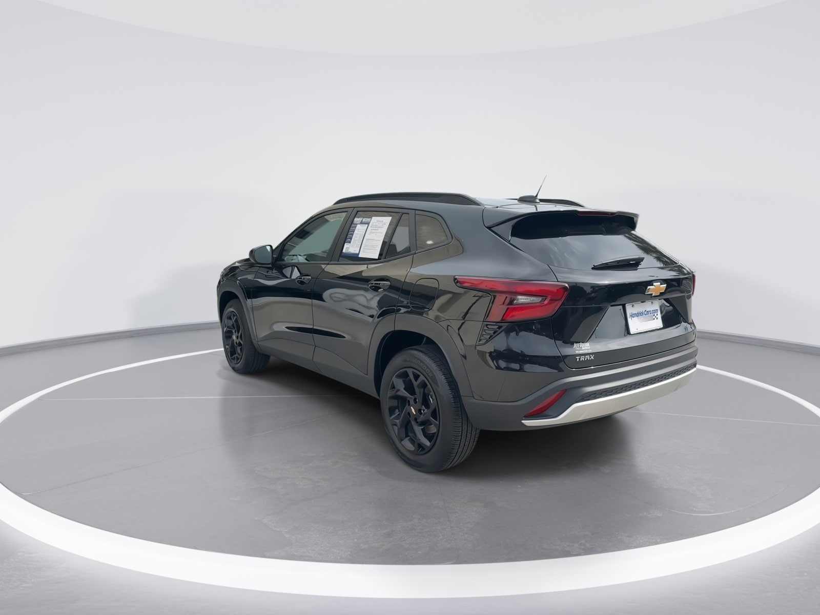 2025 Chevrolet Trax LT photo 6