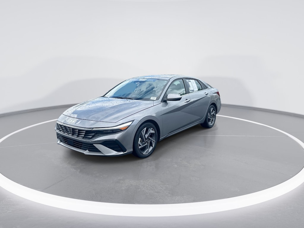 Used 2025 Hyundai Elantra Limited Sedan