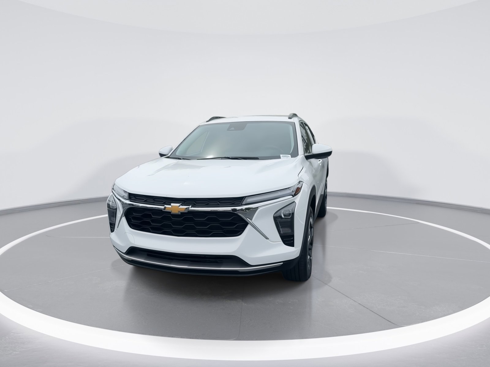 2025 Chevrolet Trax LT photo 2