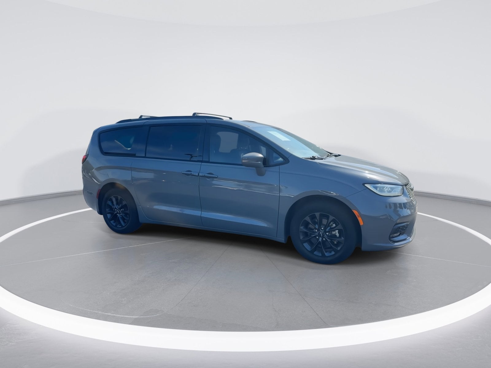 2021 Chrysler Pacifica Touring L photo 2