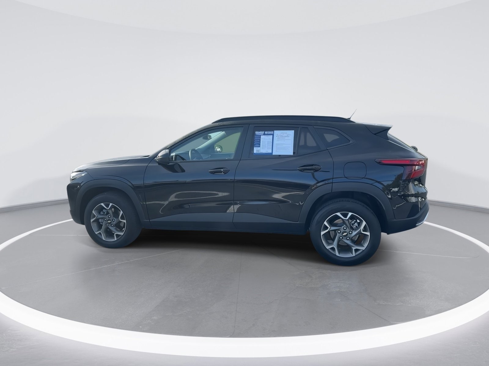 2025 Chevrolet Trax LT photo 5