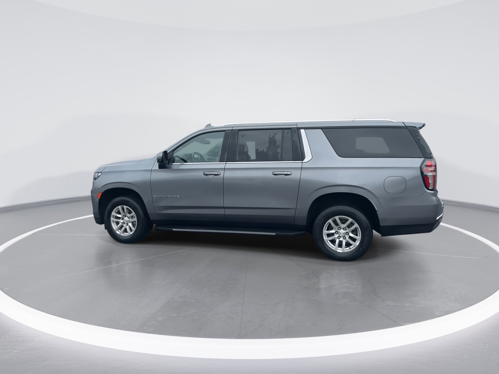 2022 Chevrolet Suburban LT photo 6