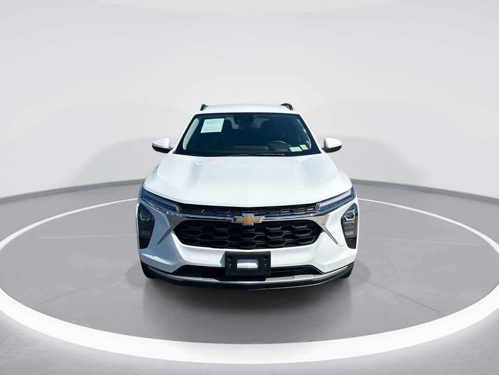 Used 2025 Chevrolet Trax LT SUV