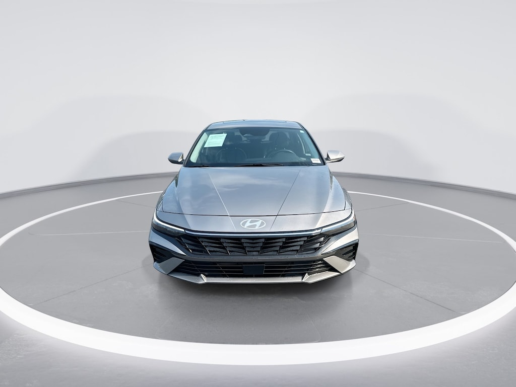Used 2025 Hyundai Elantra Limited Sedan