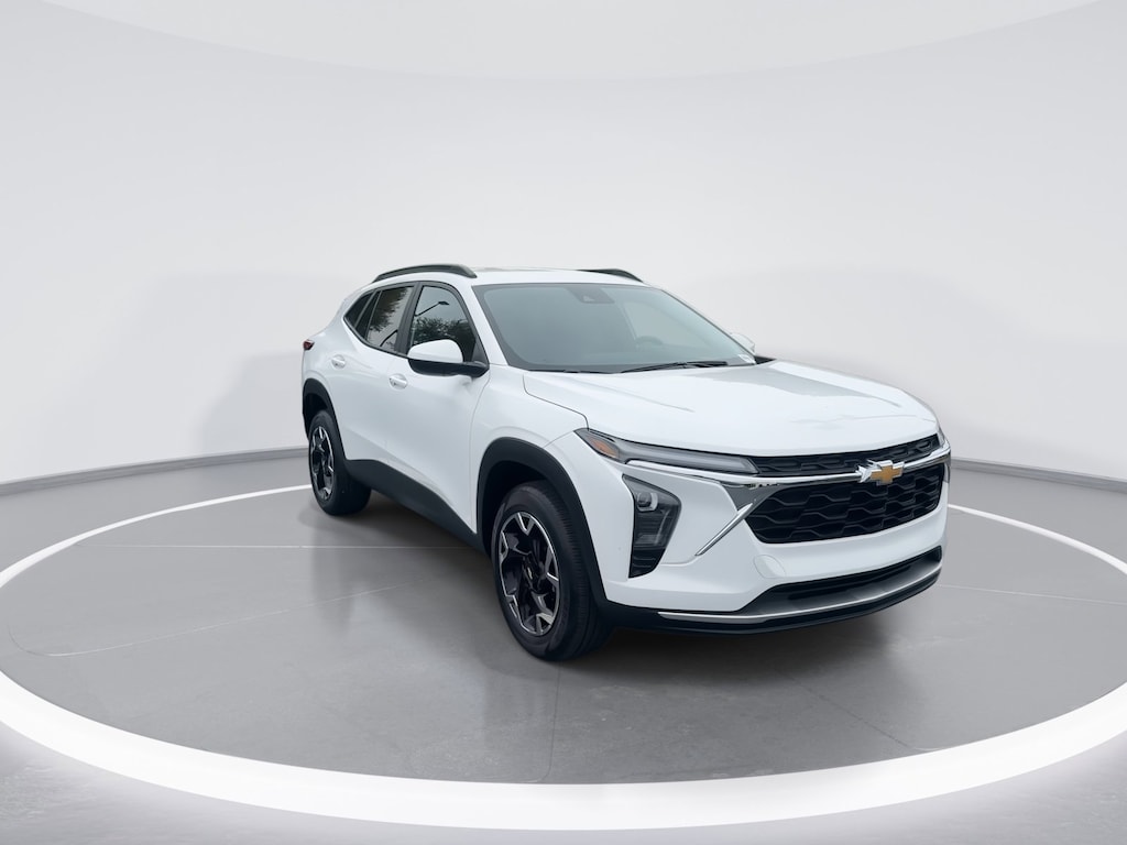 Used 2025 Chevrolet Trax LT SUV