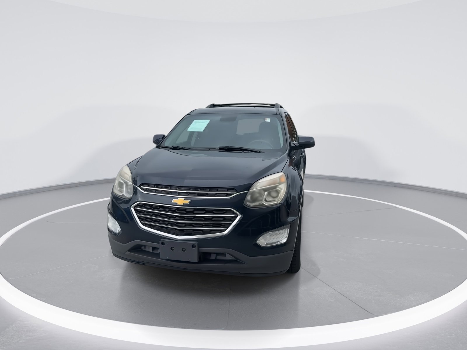 2017 Chevrolet Equinox LT photo 2