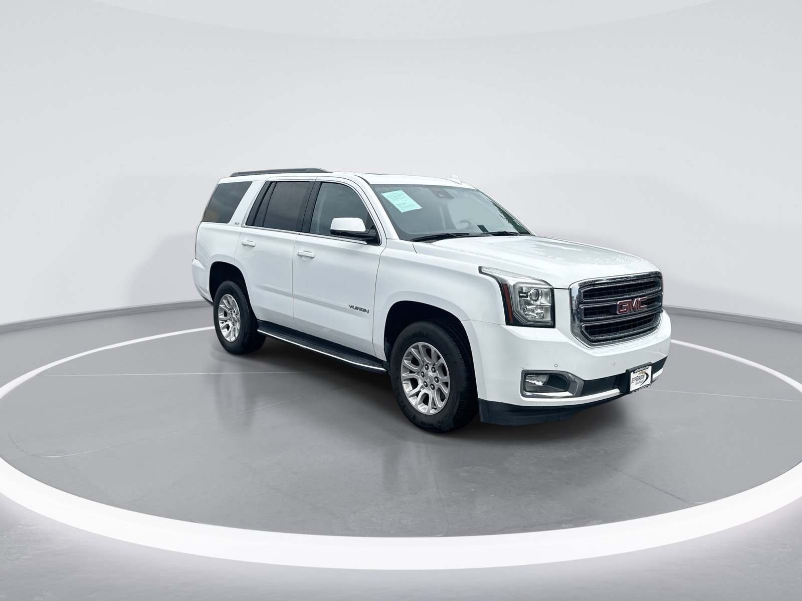 2020 GMC Yukon SLT photo 2