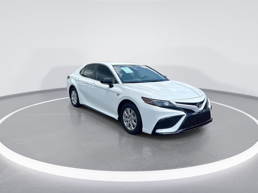Used 2023 Toyota Camry SE Sedan