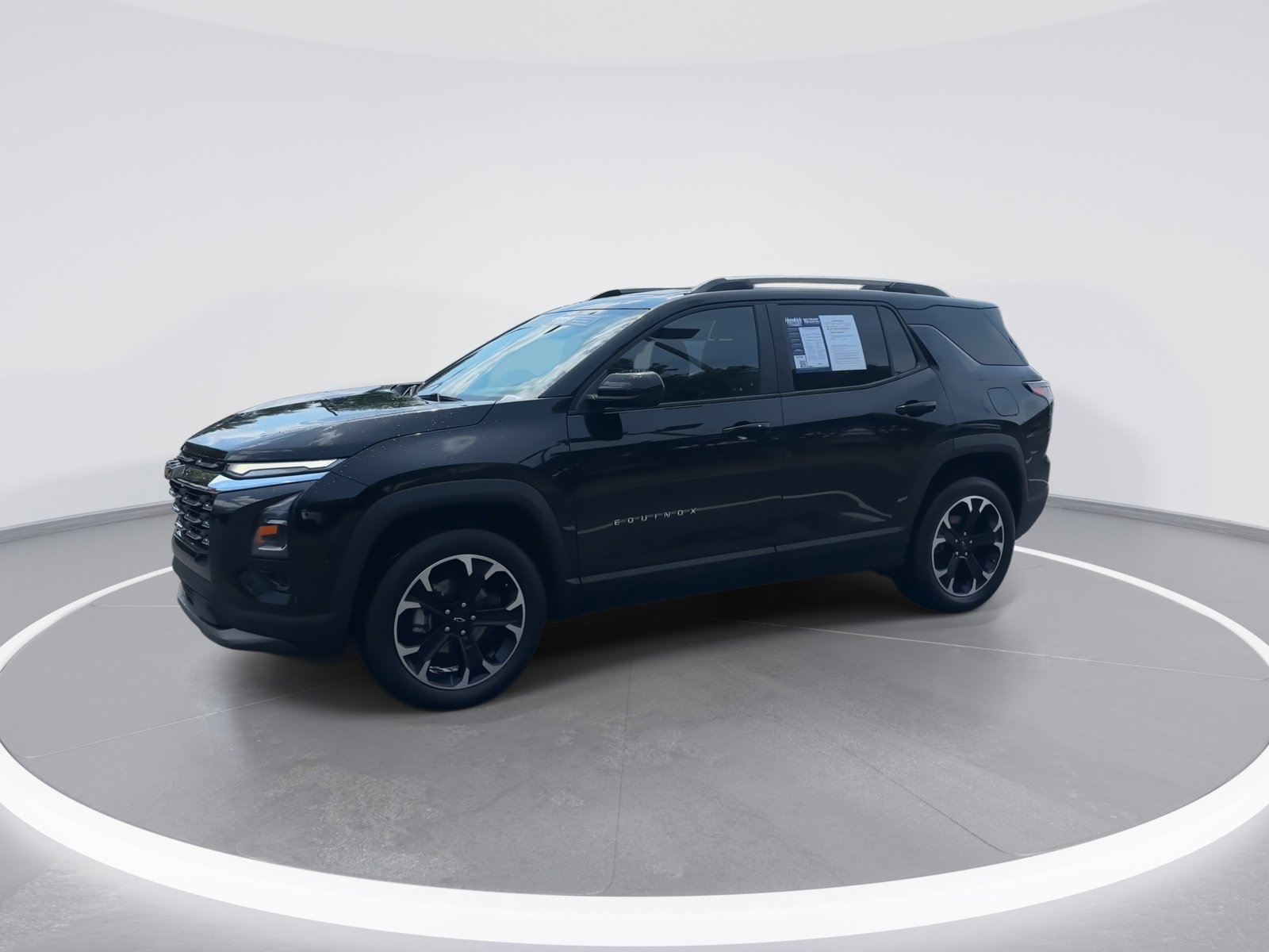 2025 Chevrolet Equinox FWD LT photo 4