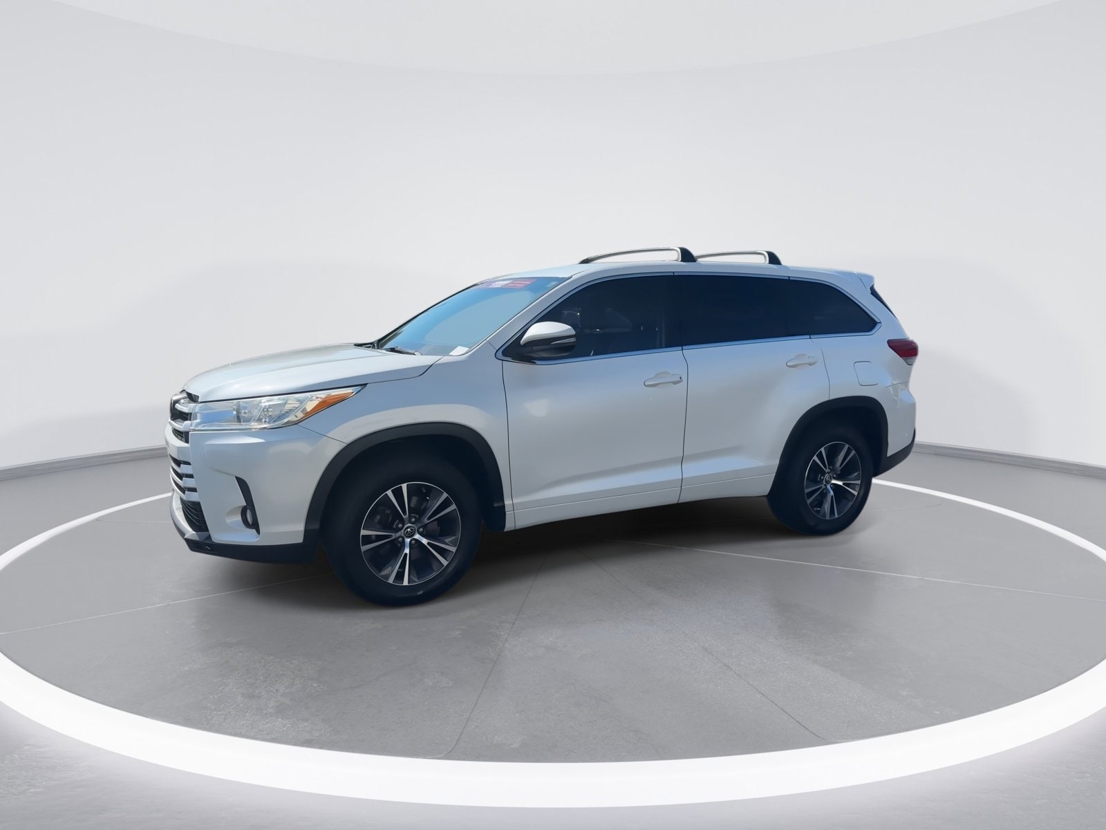 2018 Toyota Highlander LE Plus photo 4