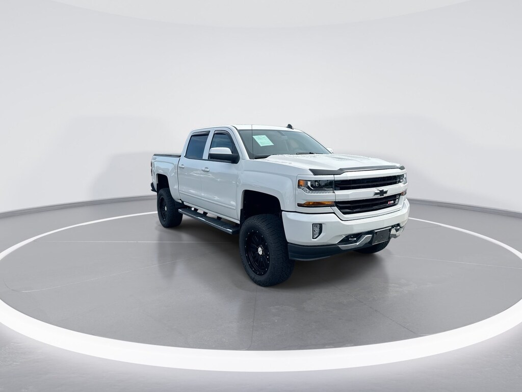 Used 2017 Chevrolet Silverado 1500 LT Pickup