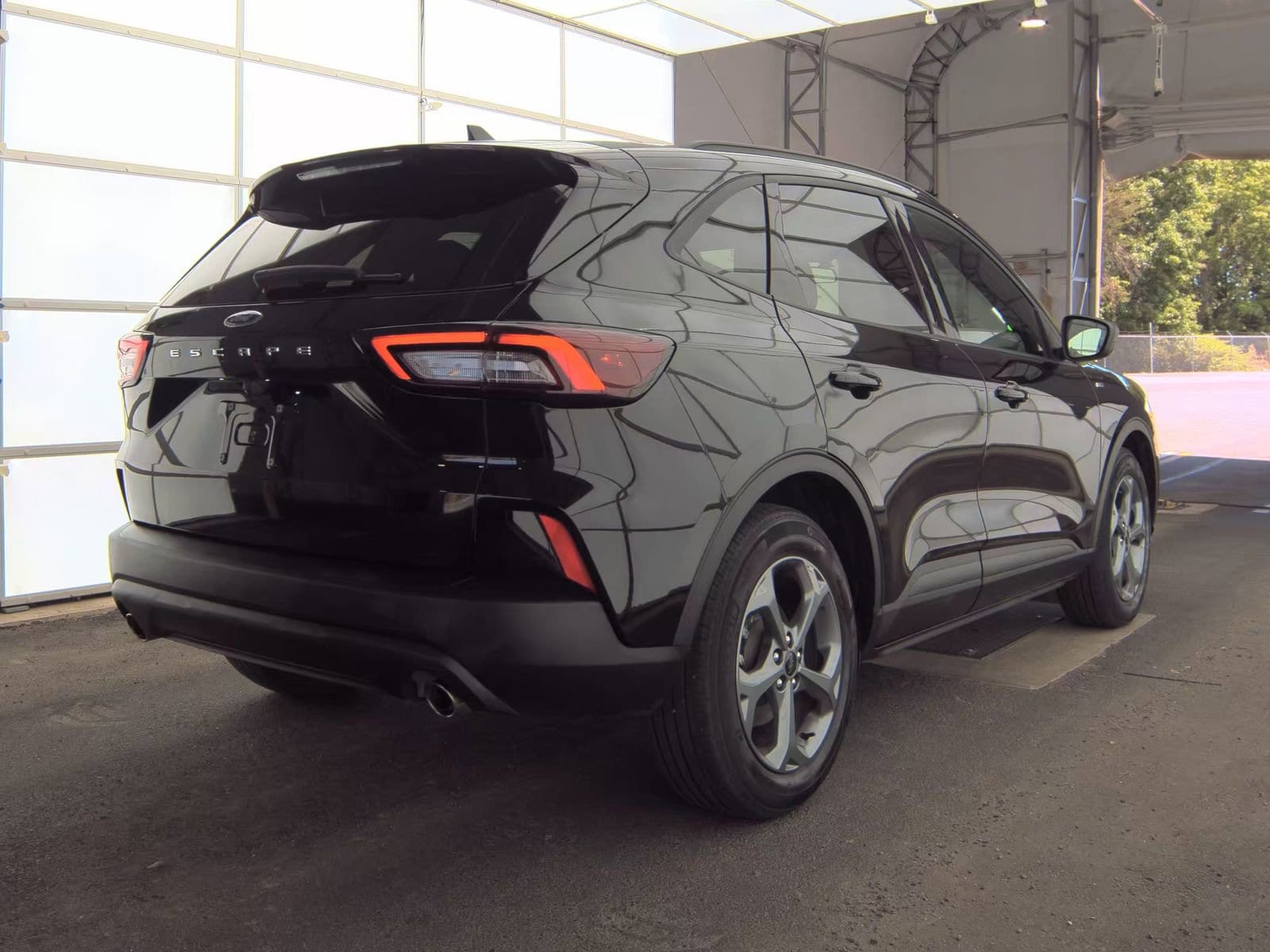 2025 Ford Escape ST-Line photo 6