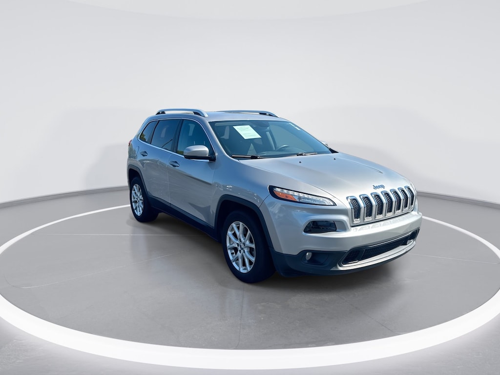 Used 2018 Jeep Cherokee Latitude SUV