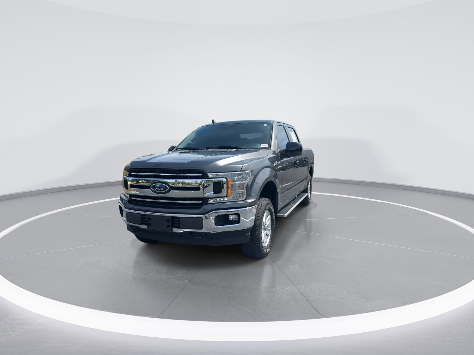 2019 Ford F-150 XLT photo 2