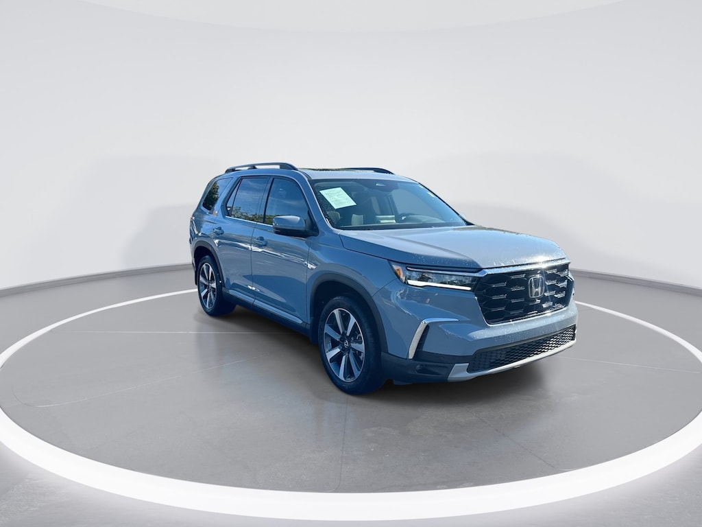 Used 2025 Honda Pilot Touring SUV