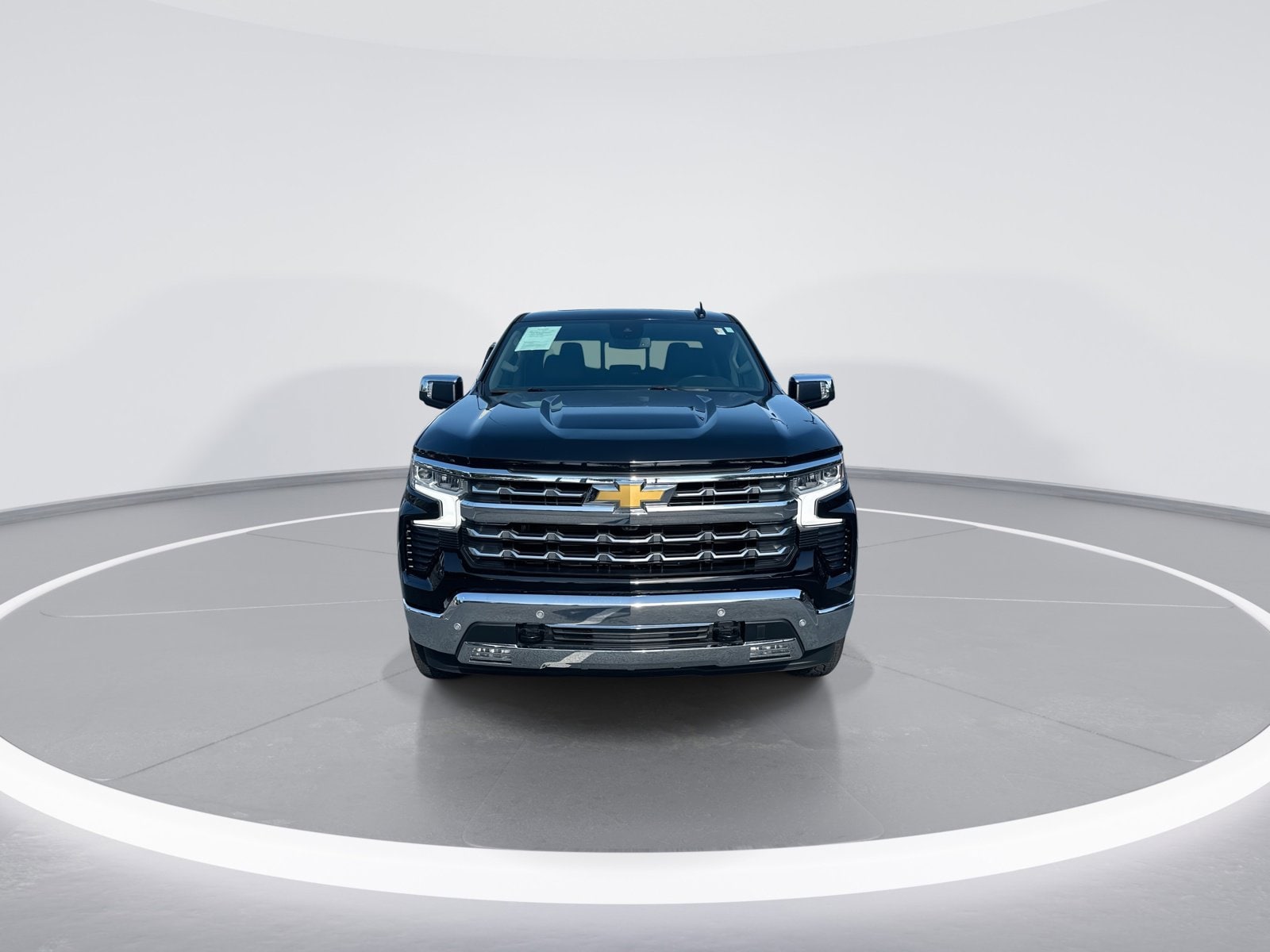 2023 Chevrolet Silverado 1500 LTZ photo 3