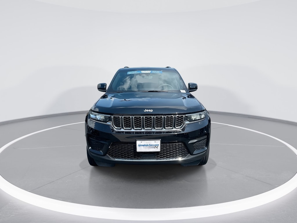 Used 2024 Jeep Grand Cherokee Laredo SUV
