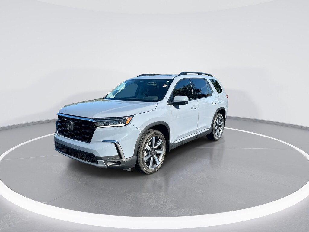 Used 2025 Honda Pilot Touring SUV