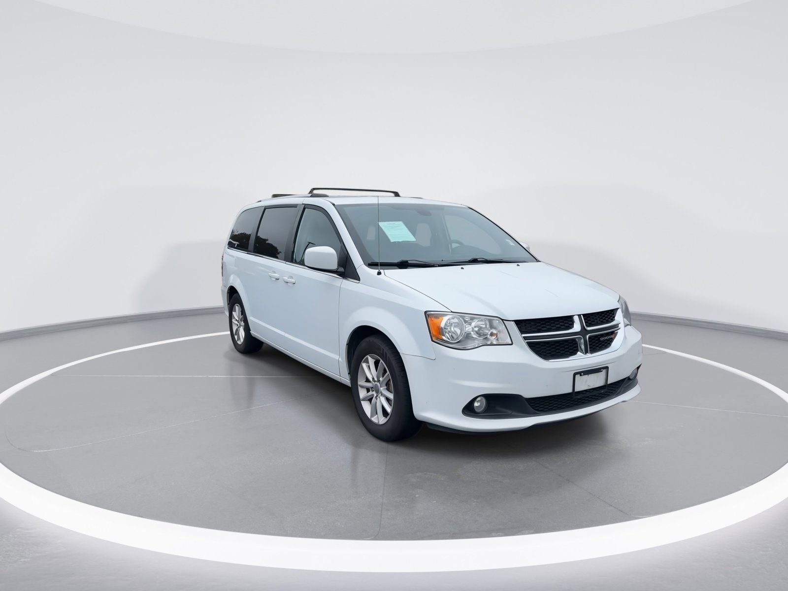 2018 Dodge Grand Caravan SXT photo 2