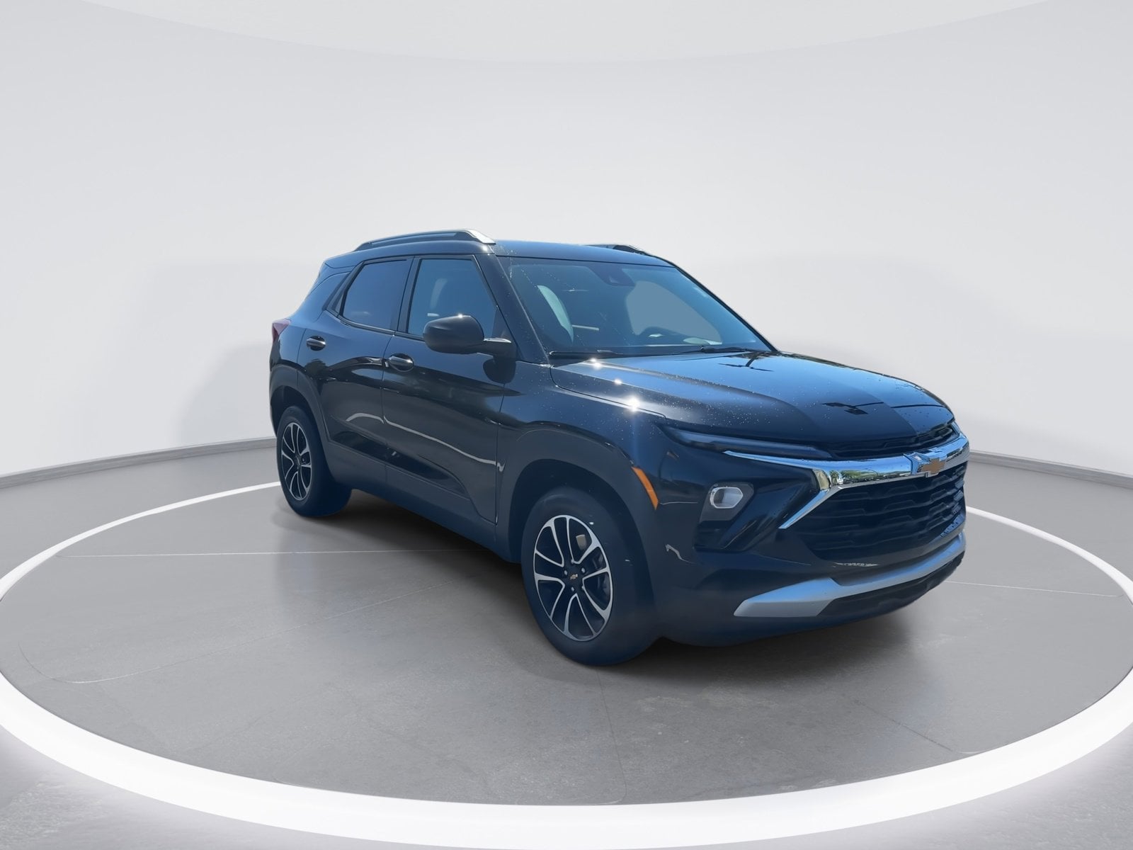 2024 Chevrolet Trailblazer LT photo 2