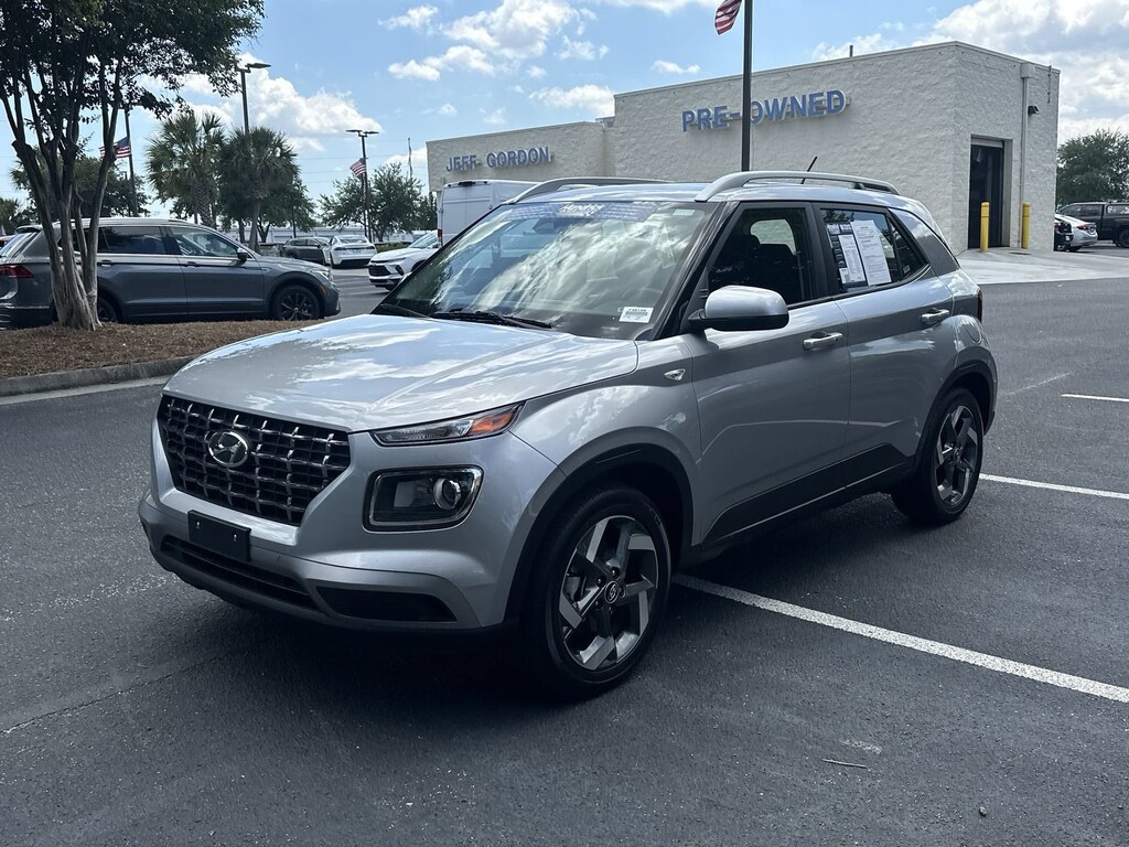 Used 2025 Hyundai Venue SEL SUV