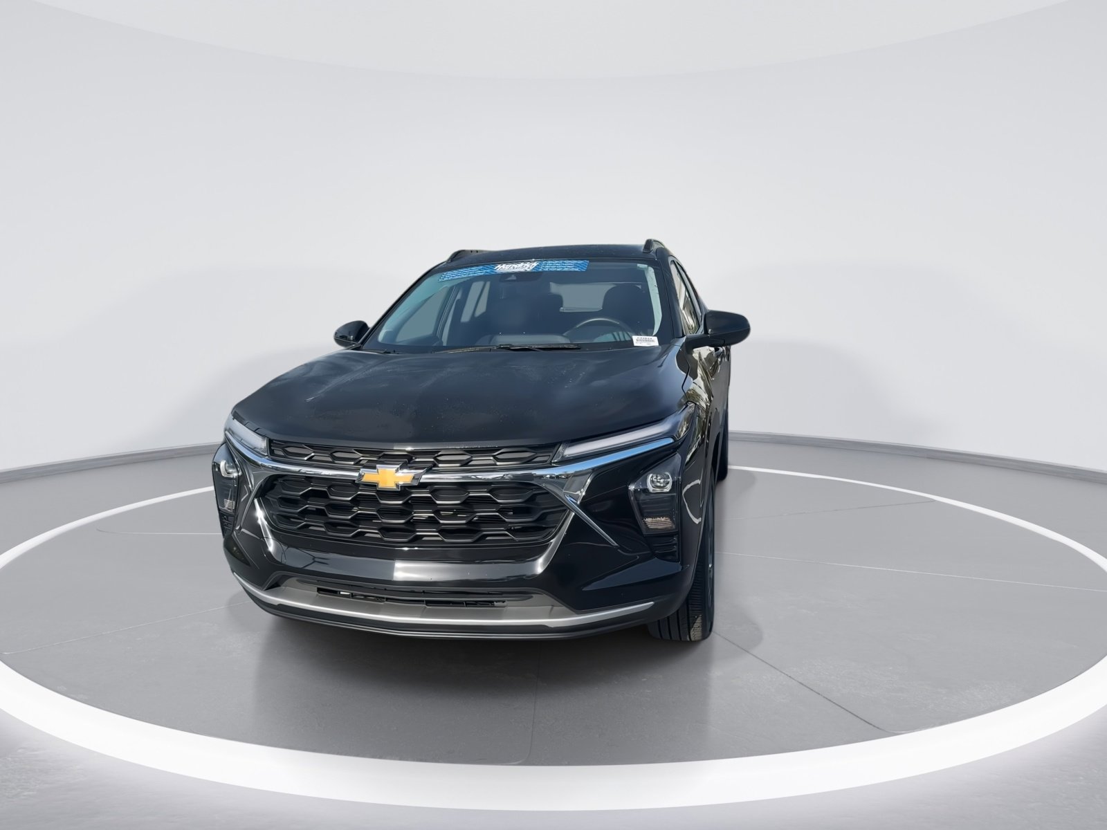 2025 Chevrolet Trax LT photo 2