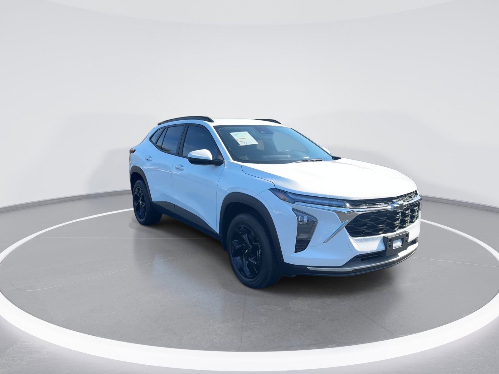 2025 Chevrolet Trax LT photo 2