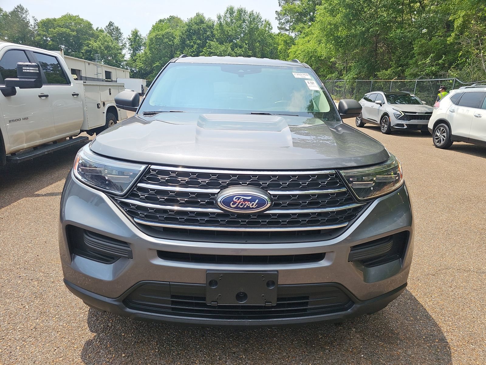 2023 Ford Explorer XLT photo 2