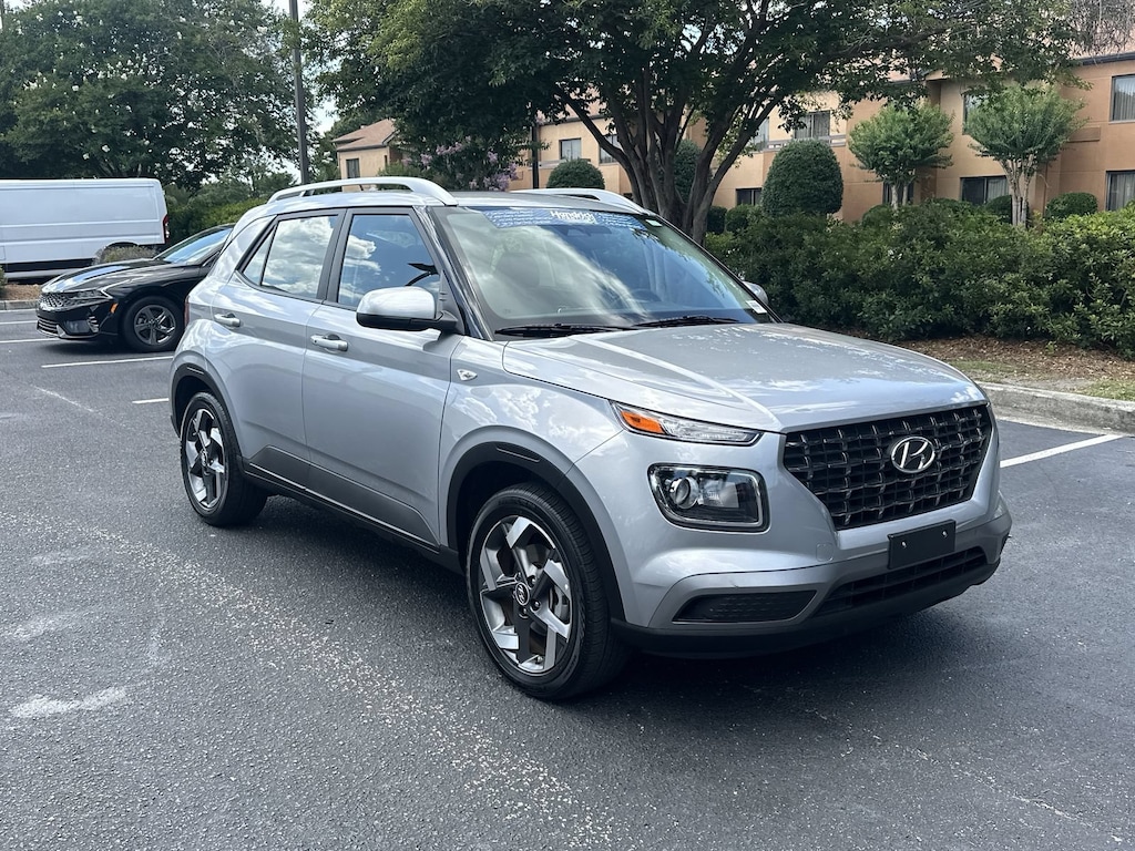 Used 2025 Hyundai Venue SEL SUV