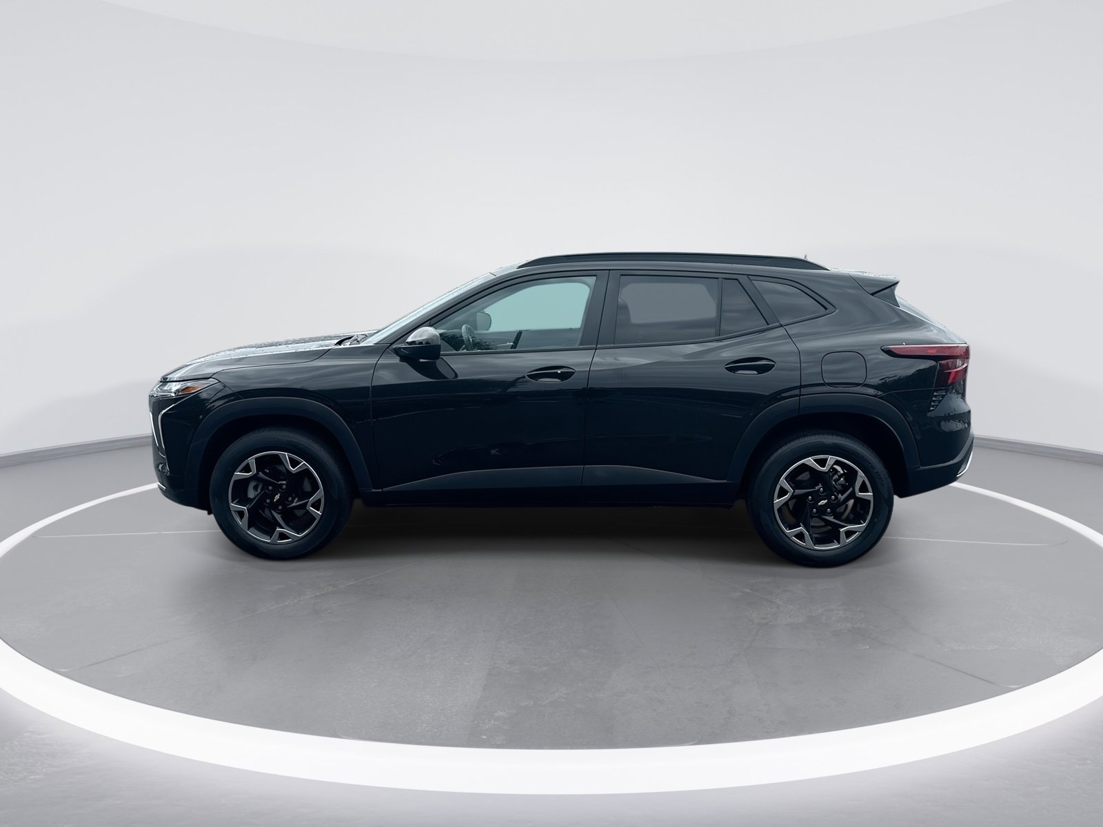 2025 Chevrolet Trax LT photo 6