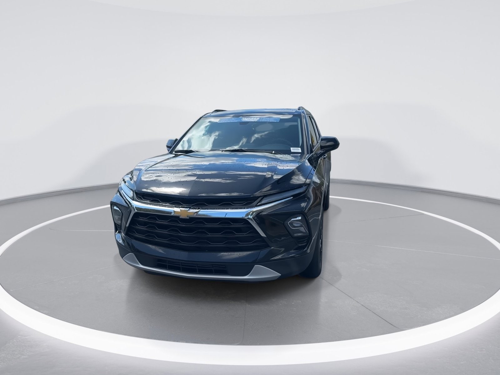 2024 Chevrolet Blazer LT photo 2