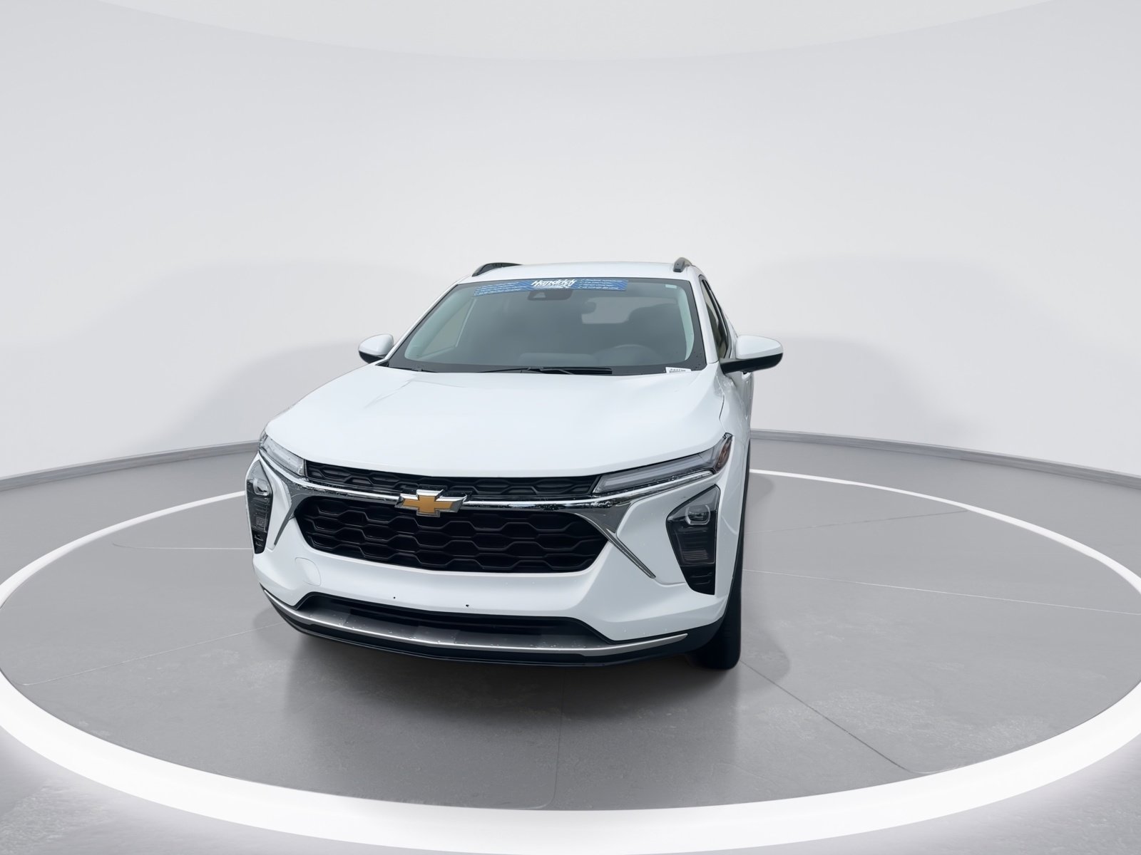 2025 Chevrolet Trax LT photo 2