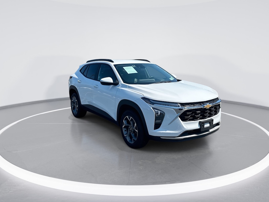 Used 2025 Chevrolet Trax LT SUV