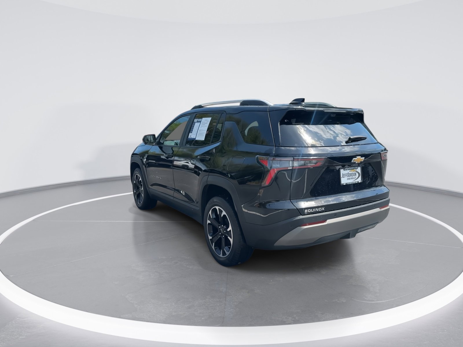 2025 Chevrolet Equinox FWD LT photo 6