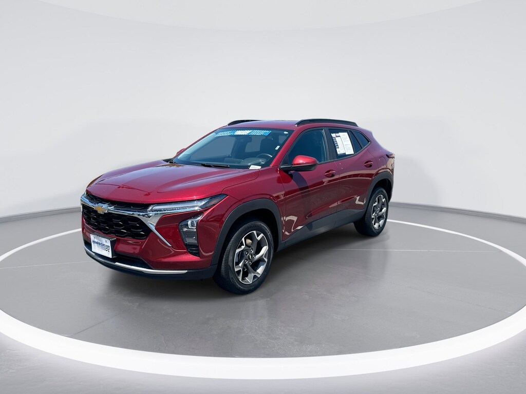 Used 2025 Chevrolet Trax LT SUV