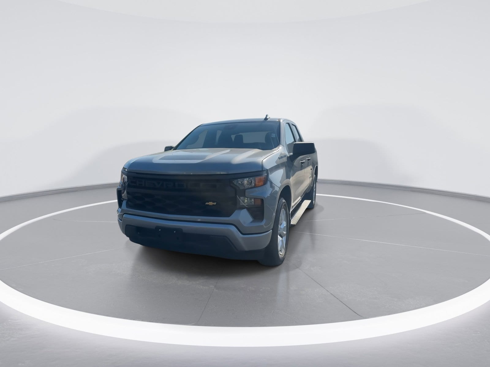 2023 Chevrolet Silverado 1500 Custom photo 2