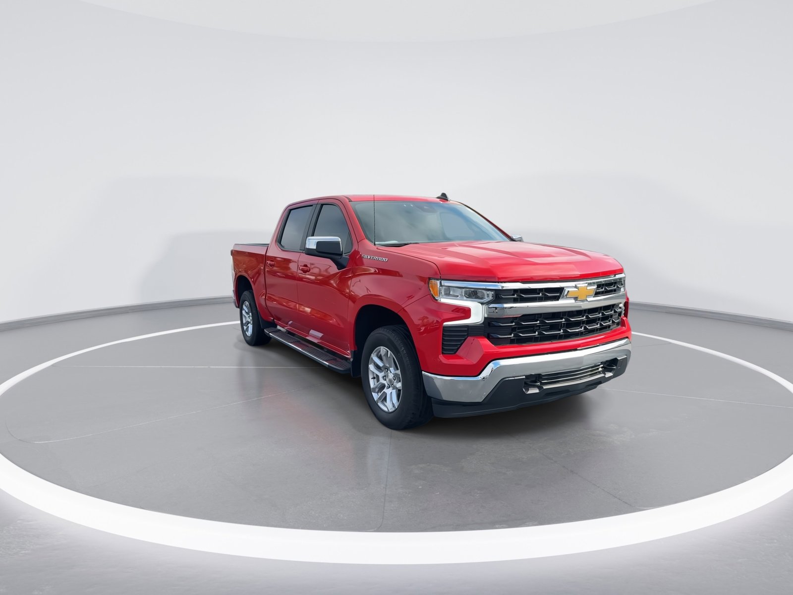 2022 Chevrolet Silverado 1500 LT photo 2