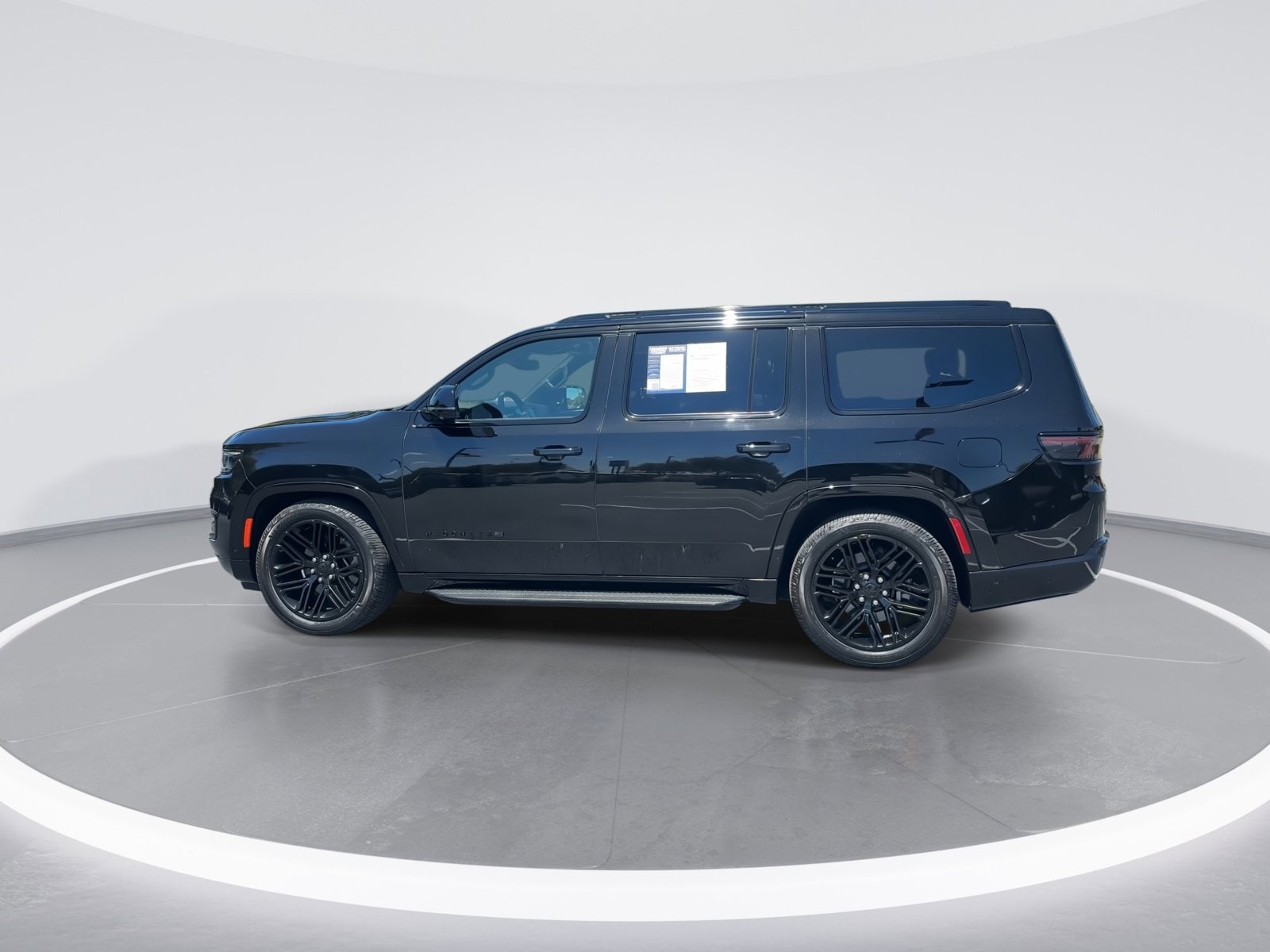 2024 Jeep Wagoneer Series II Carbide photo 4